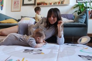 Giochi per neonati da 0-6 mesi: come stimolare i bambini